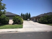 Building Photo - 2bed 2 bth located in Manteca
