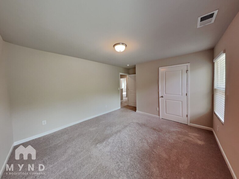 Building Photo - 27 Bennett Way