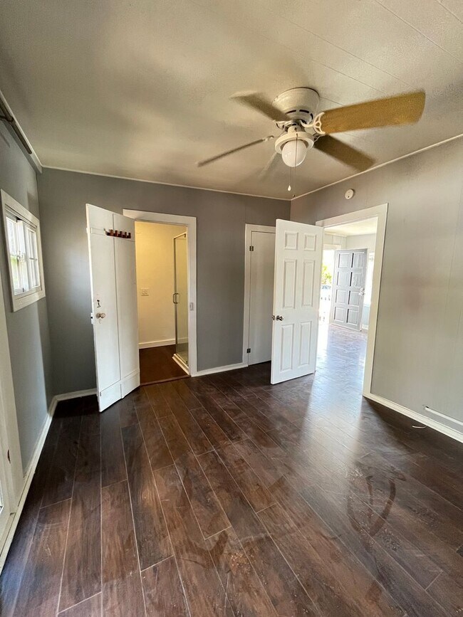 Building Photo - Quince St