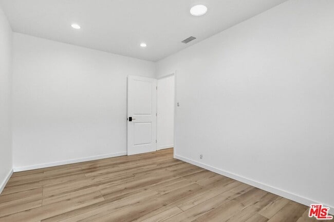 Building Photo - 2200 Easy Ave