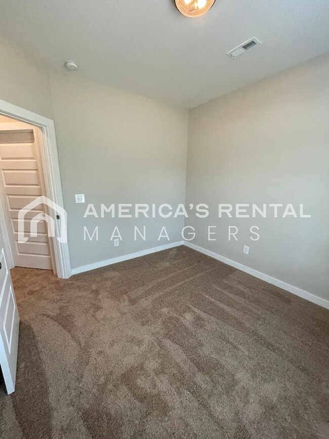 Building Photo - Available Now!! PRICE REDUCTION*** SIGN A ...