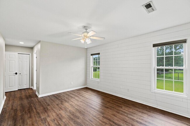 Building Photo - Swansboro Home for Rent!