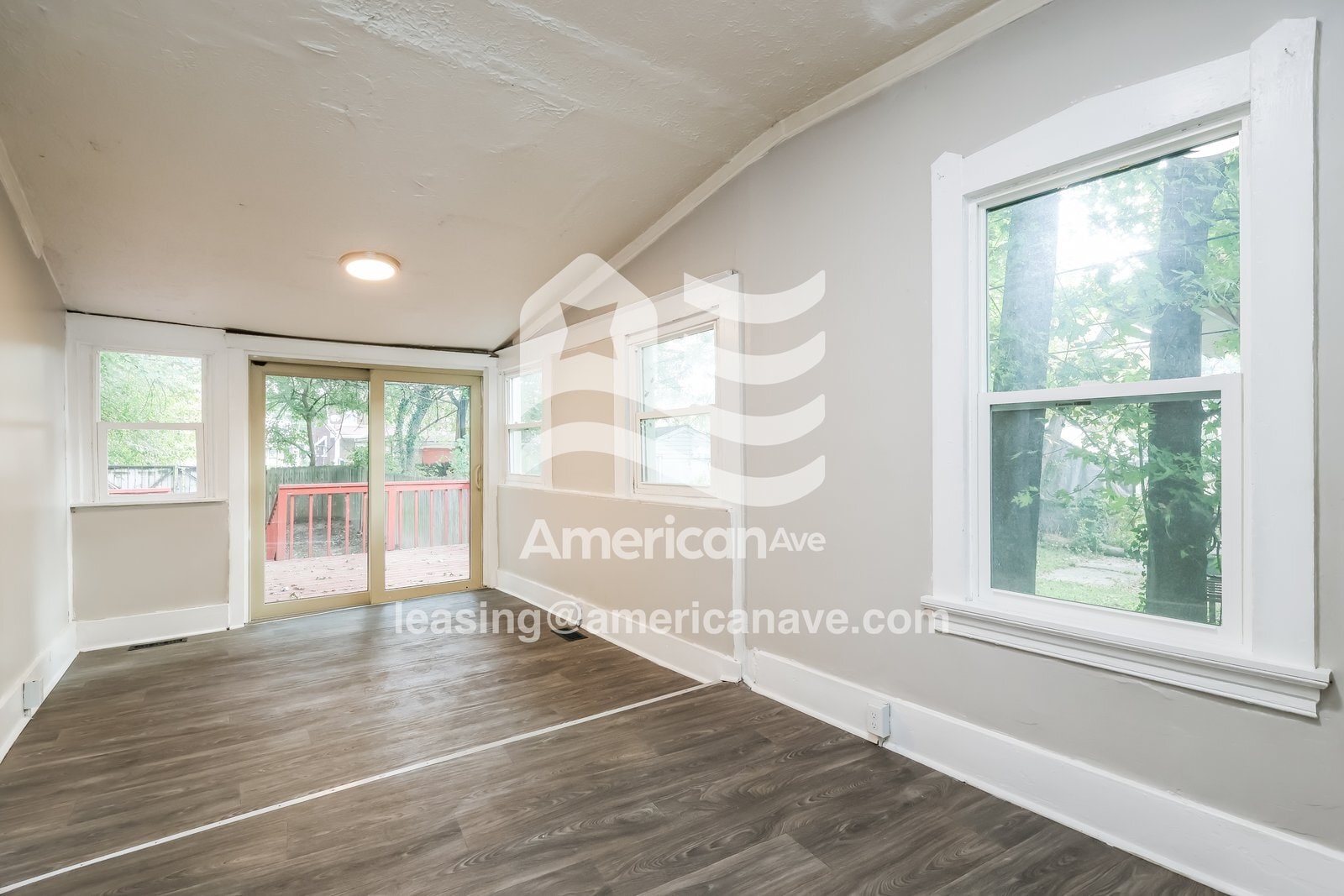 Building Photo - 2123 W Lee St