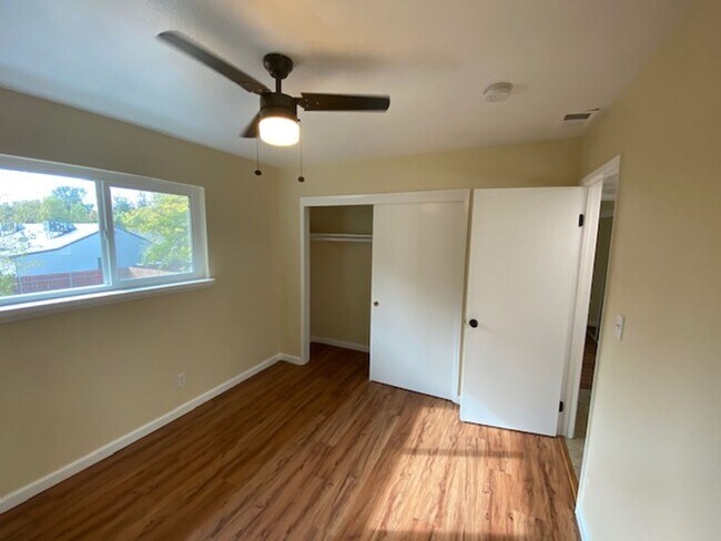 Building Photo - 5712 Kenneth Ave