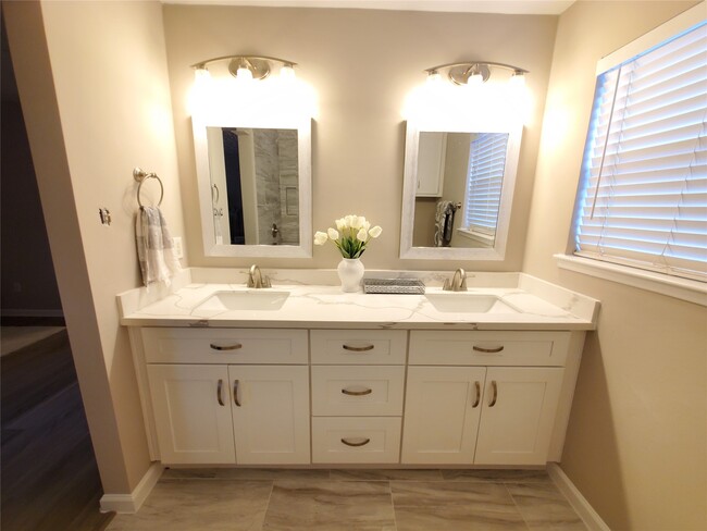 Building Photo - 2518 Sage Brush Ln