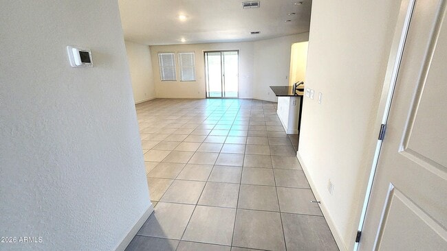 Building Photo - 2934 E Augusta Ave