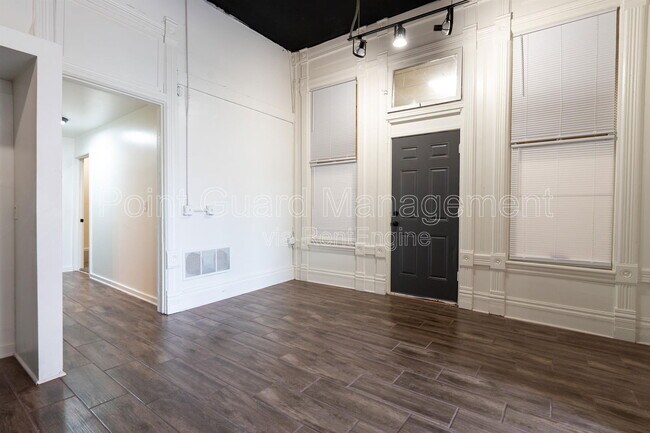 Building Photo - 518 E Douglas Ave