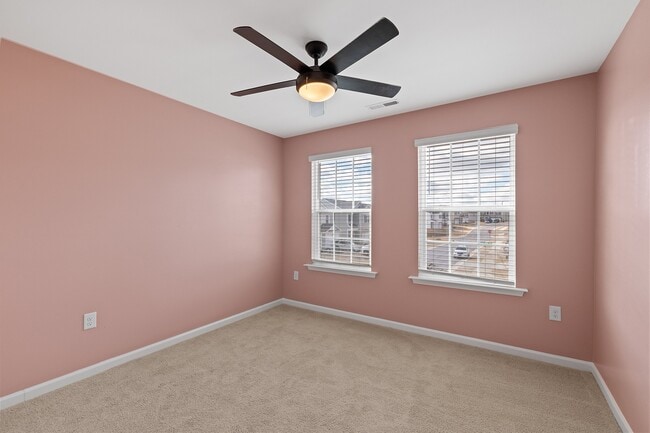 Building Photo - 49 River Bank Rd