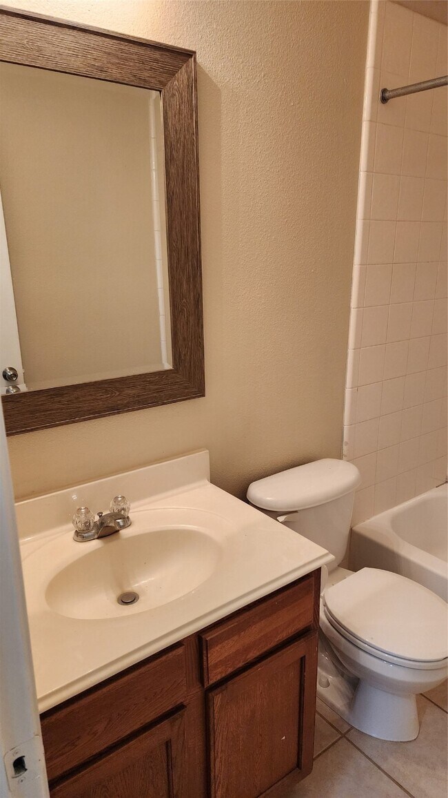 Building Photo - 3911 Falvel Cove Dr