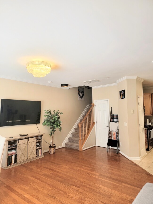 Building Photo - 2220 Valley Edge Dr