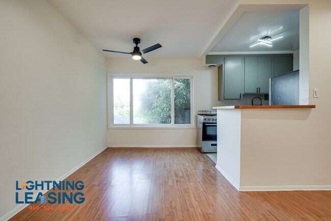 Building Photo - 3737 Inglewood-11D