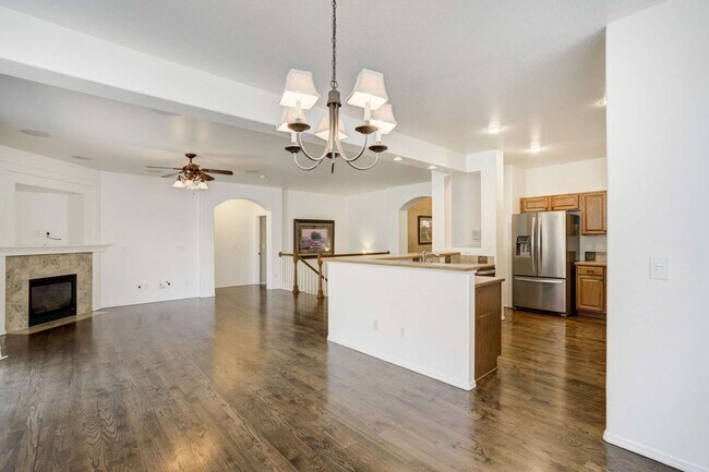 Building Photo - D20 5bdrm Home on Quiet Street in North Co...