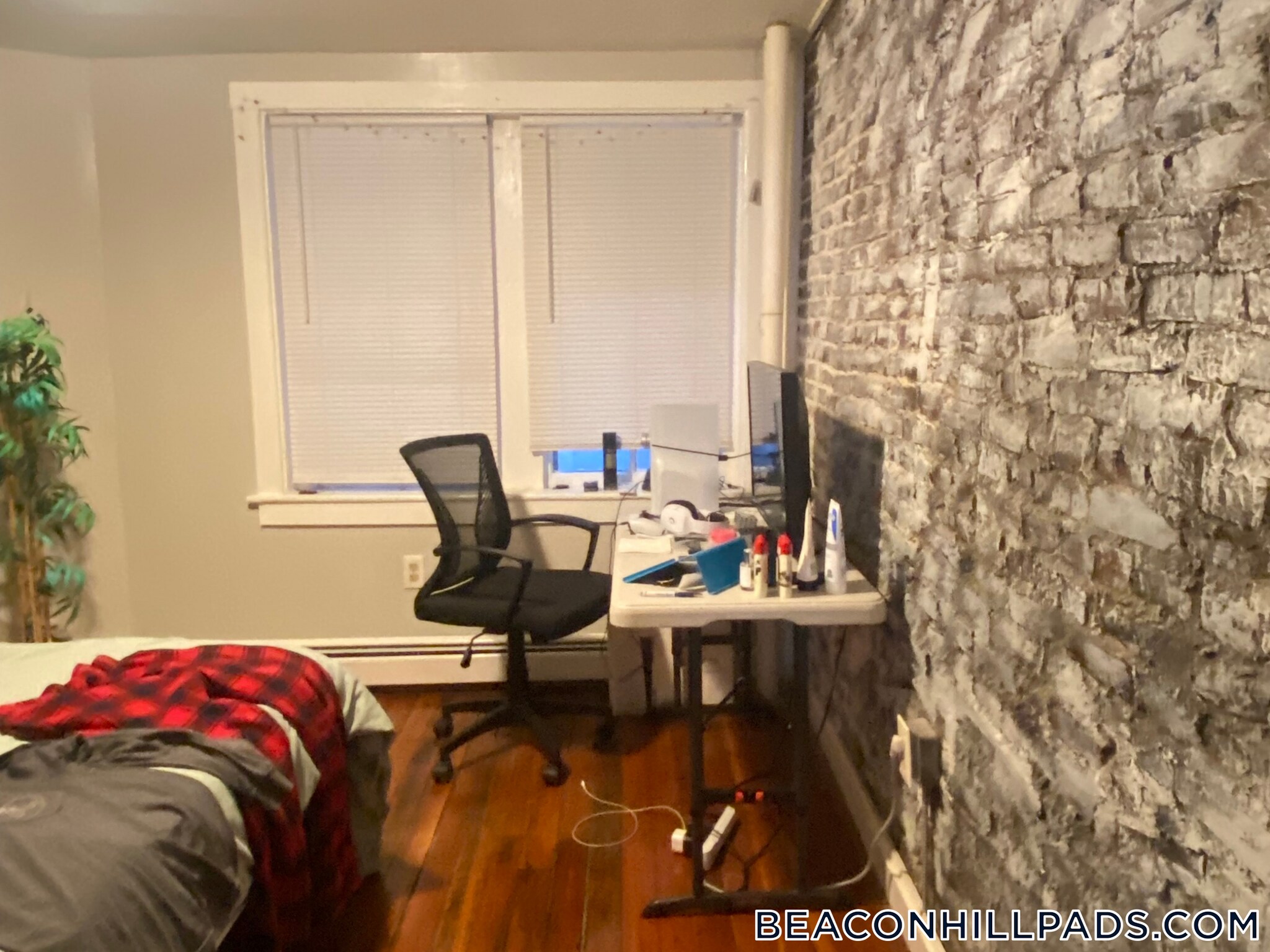 Building Photo - 72 Revere St