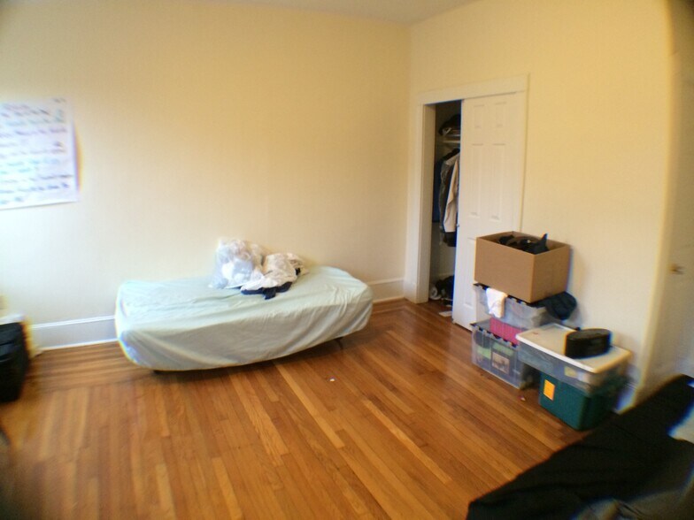 Building Photo - 19 Green St