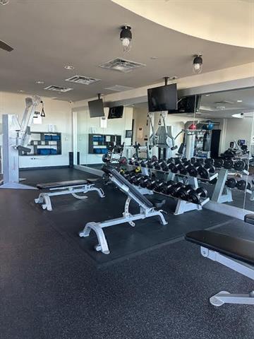 Building Photo - 2600 W 7th St