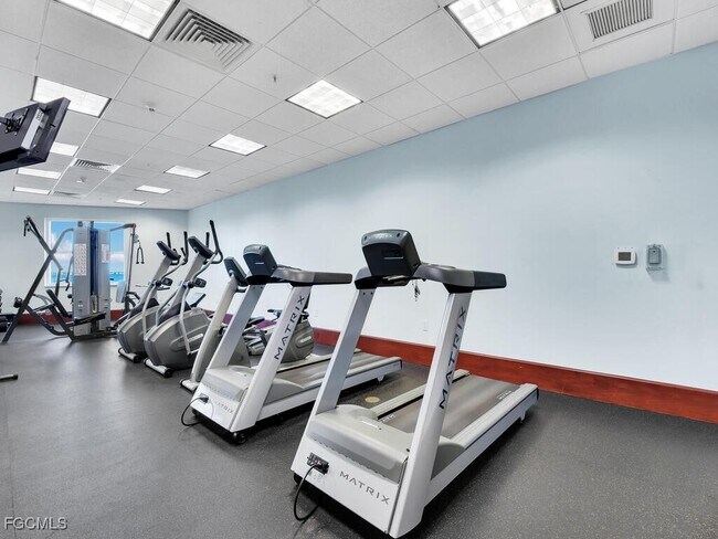 Building Photo - 2745 First St