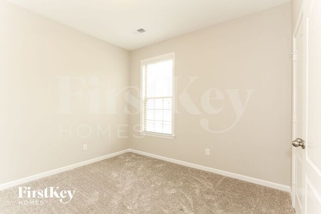 Building Photo - 716 Wood Lily Dr