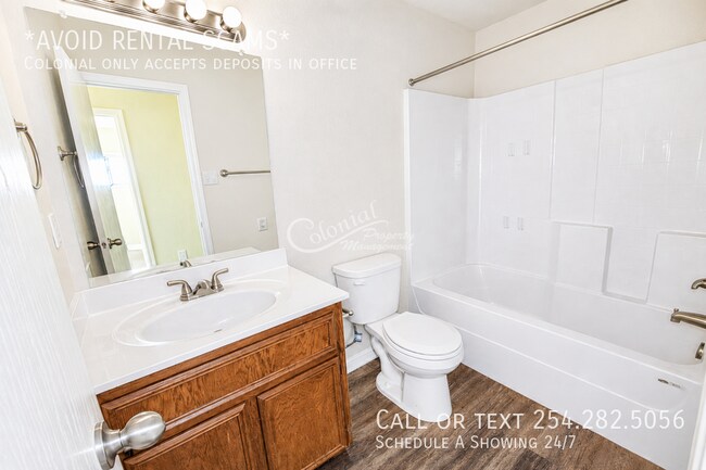 Building Photo - 3113 Ochiltree-B