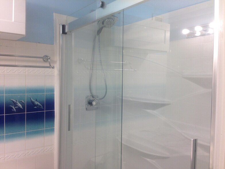 New Shower (Dec 2019) - 8817 S Thomas Dr