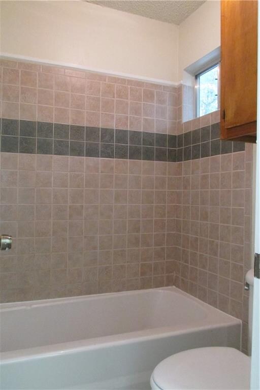 Building Photo - 404 Tanglewood Dr