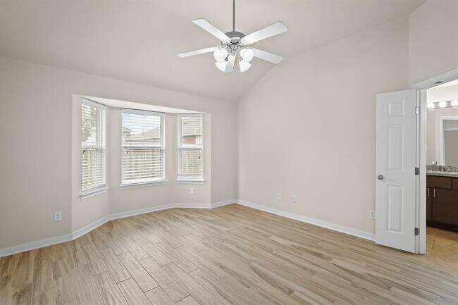 Building Photo - 10918 Barker View Dr