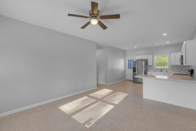 Building Photo - 130 Summerlin Ln