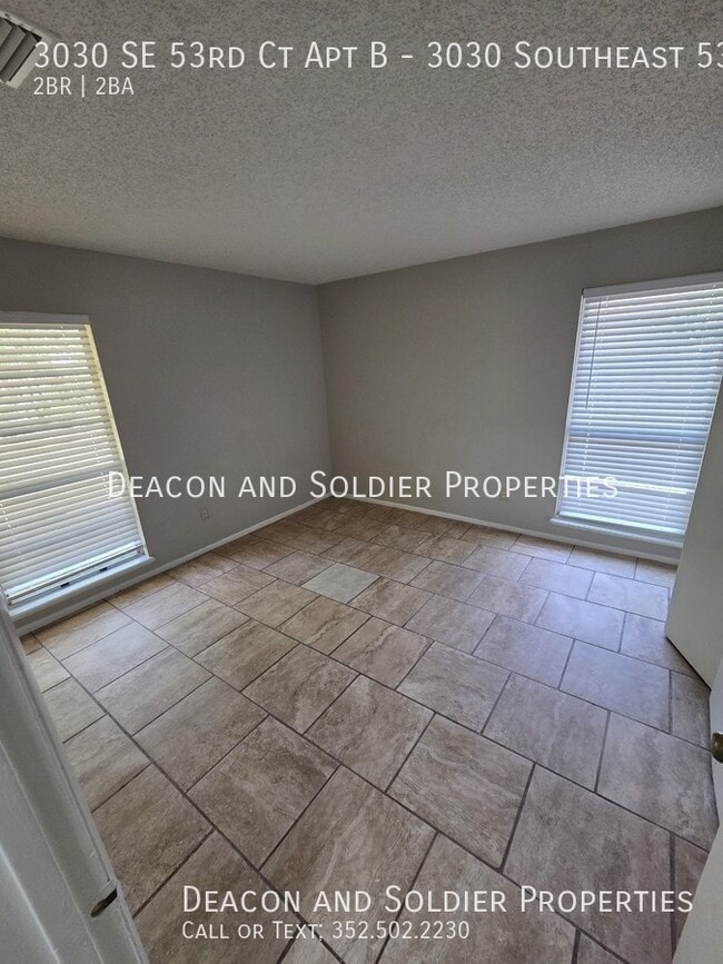 Building Photo - 3030 SE 53rd Ct