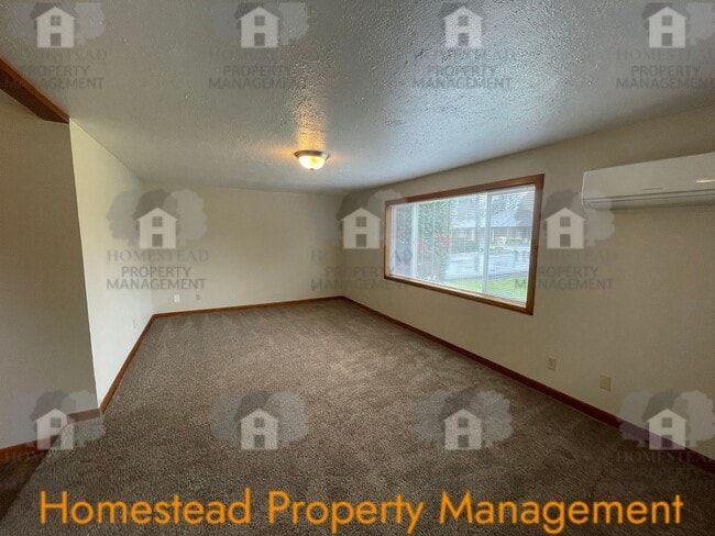 Building Photo - 410