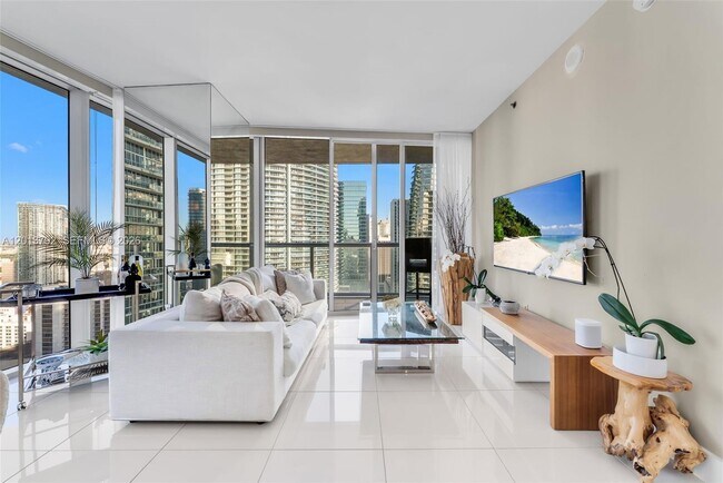 Building Photo - 475 Brickell Ave