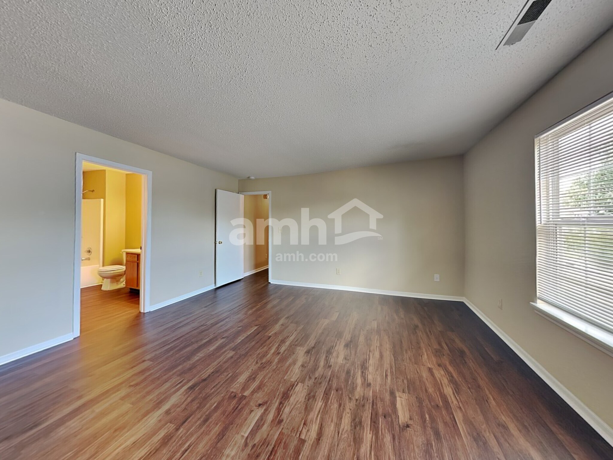 Building Photo - 7650 Scatter Woods Ln