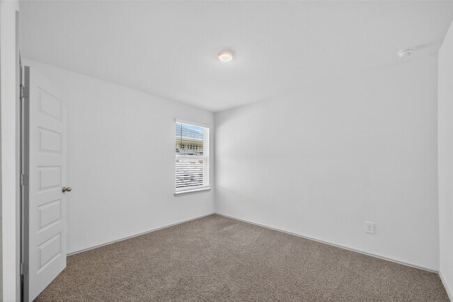 Building Photo - 9721 Chelsea St