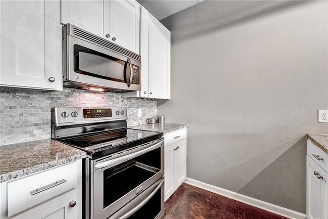 Building Photo - 2308 Enfield Rd