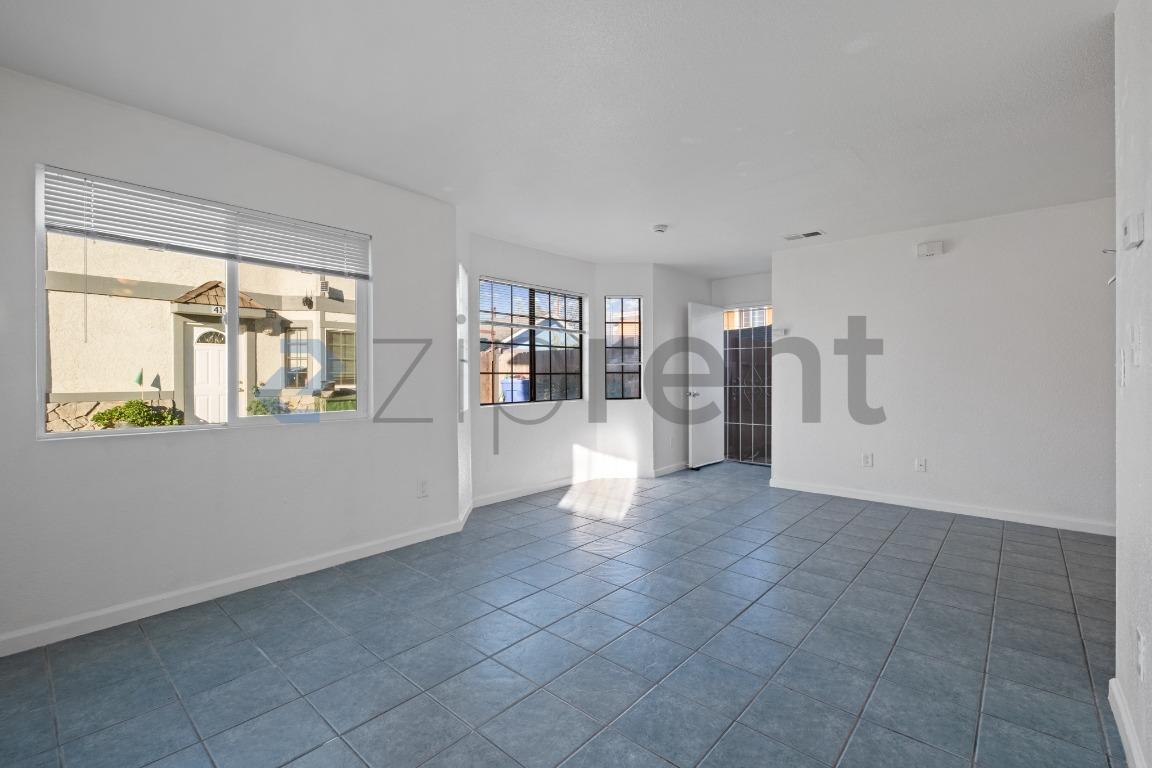 Building Photo - 417 1st St