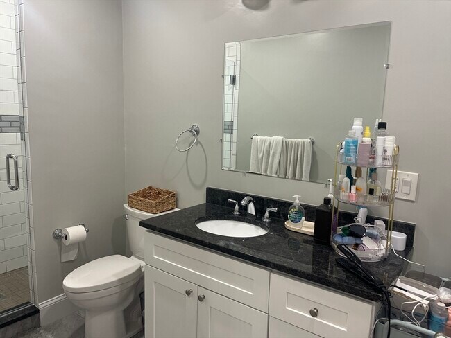 Building Photo - 45 Spring St