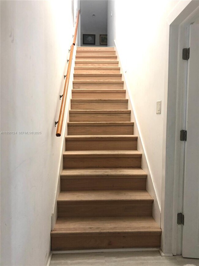 Building Photo - 1524 Argyle Dr