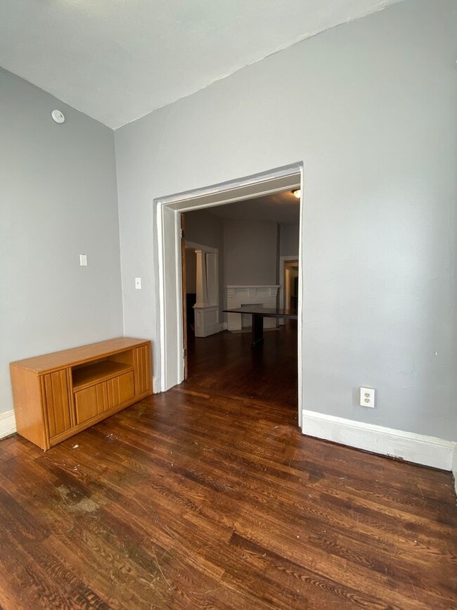 Building Photo - 9 Bed 5 Bath Historic Home - Commercial Use