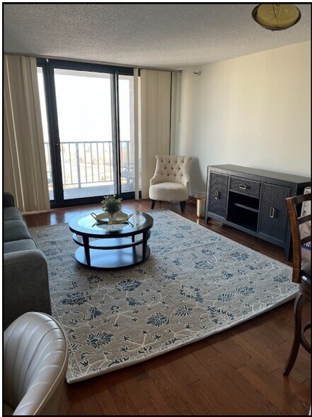 Building Photo - 3660 N Lake Shore Dr