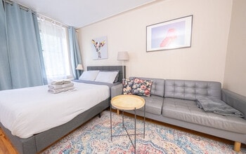 Building Photo - 328 E 74th St