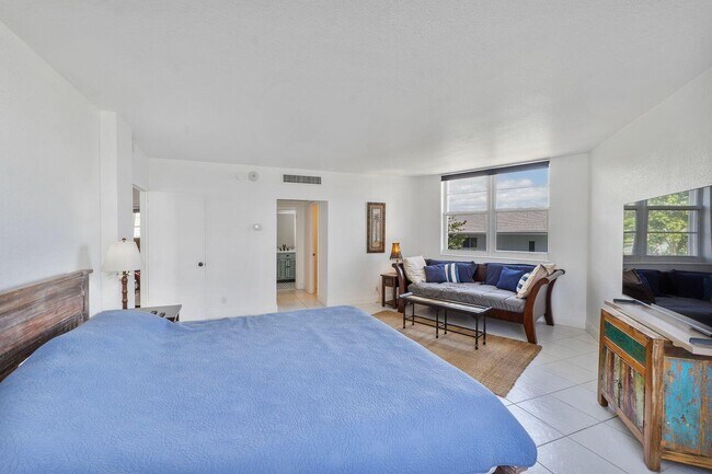 Building Photo - 2851 S Ocean Blvd