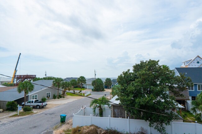 Building Photo - Walk to the beach from this recently renov...