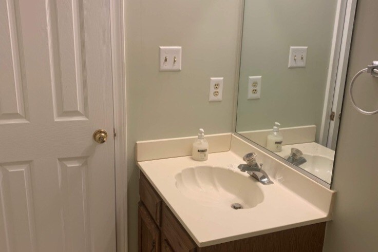 Half Bathroom Downstairs - 4105 Iver Johnson Dr
