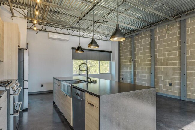 Building Photo - 4801 S Congress Ave