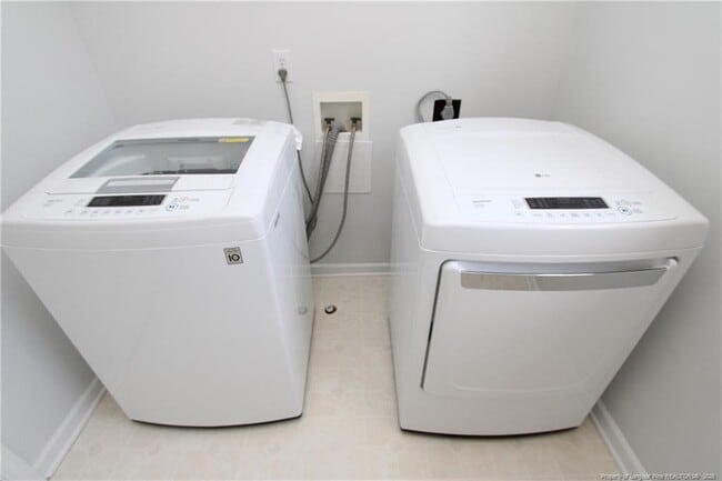 Building Photo - 105 Sturminster Dr