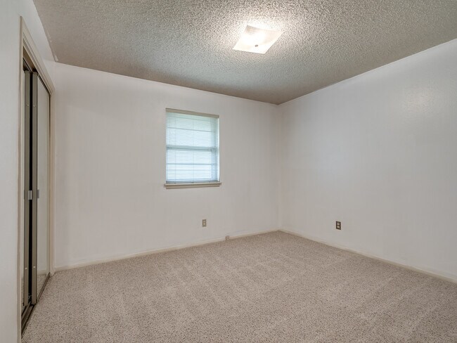 Building Photo - 6721 St Mary's Cir