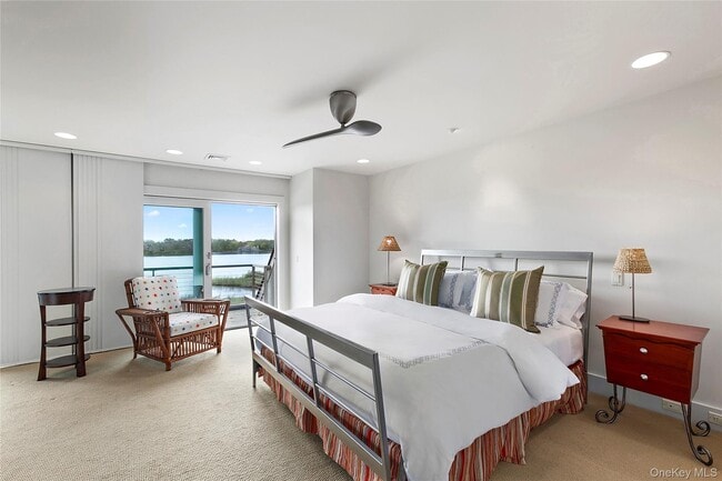 Building Photo - 316 Deerfield Rd