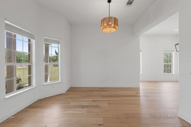 Building Photo - 17133 Majestic Ridge Rd