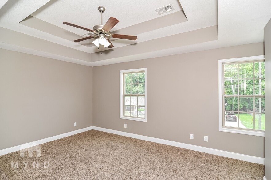 Building Photo - 619 Woodhaven Dr