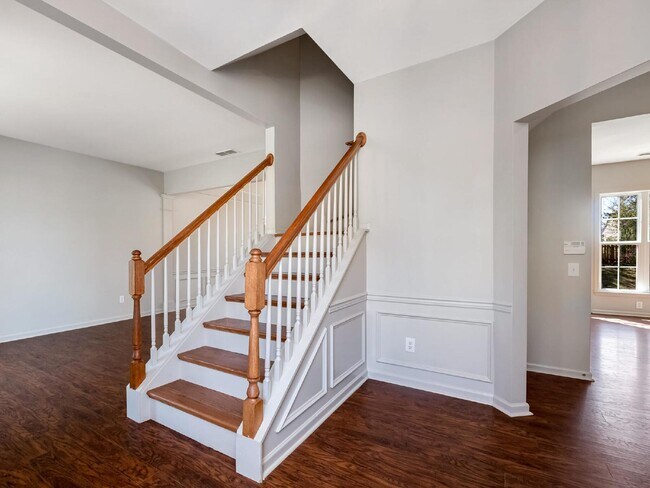 Building Photo - Cutters Spring-Providence Park!