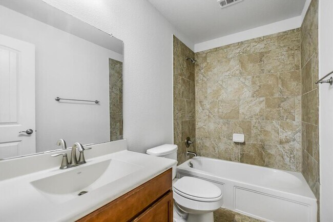 Building Photo - 3741 Bainbridge St