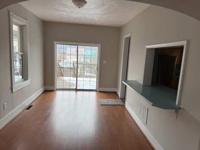 Building Photo - 807 Crawford Ave